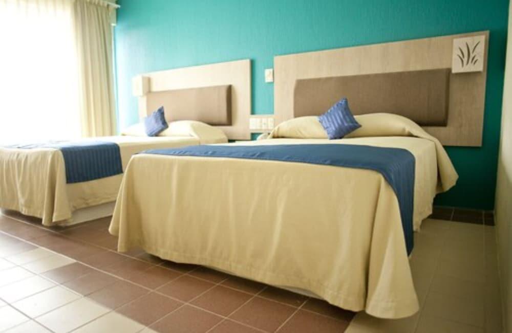 Hotel Plaza Palenque Esterno foto