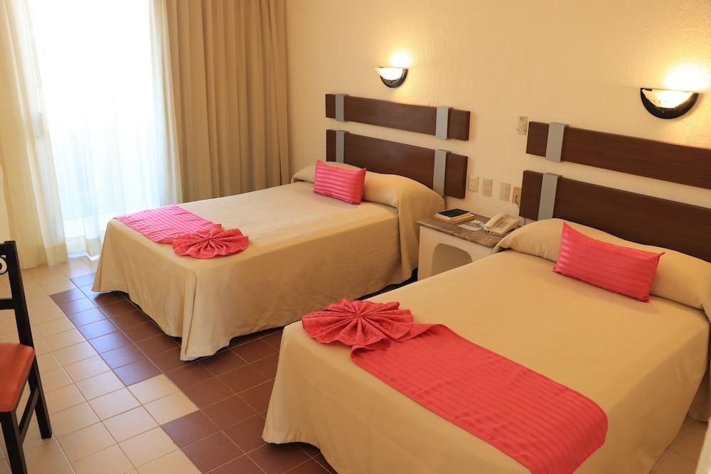 Hotel Plaza Palenque Esterno foto
