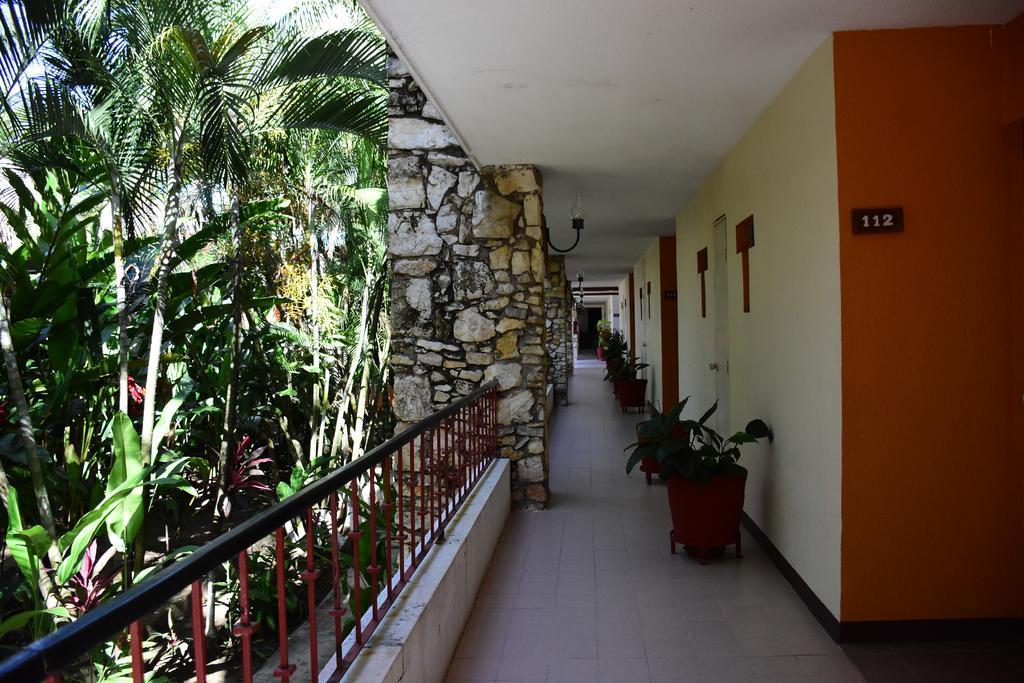 Hotel Plaza Palenque Esterno foto