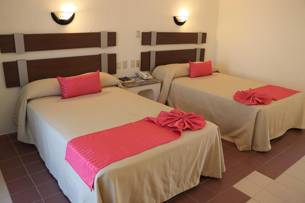 Hotel Plaza Palenque Esterno foto
