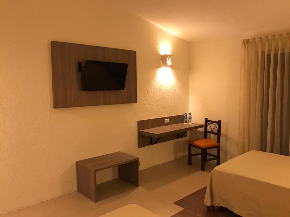 Hotel Plaza Palenque Esterno foto